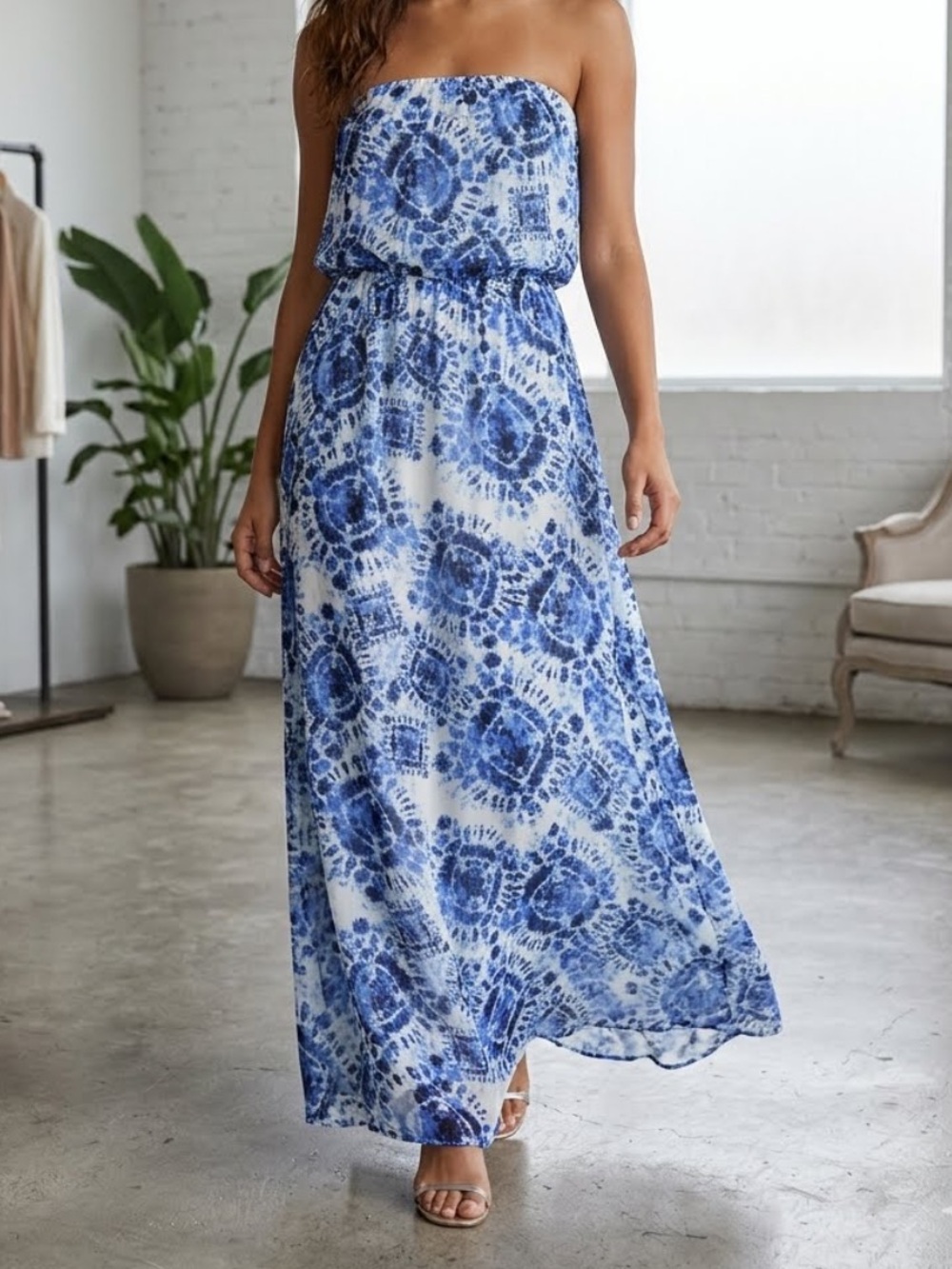 AQUA Strapless Chiffon Medallion Printed Maxi Dress XS